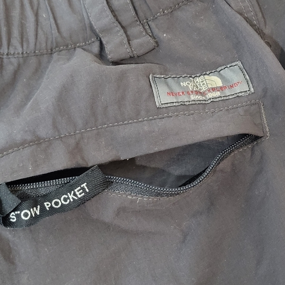 The North Face Nylon Cargo Hiking Capri Pants - Size M - Picture 7 of 14